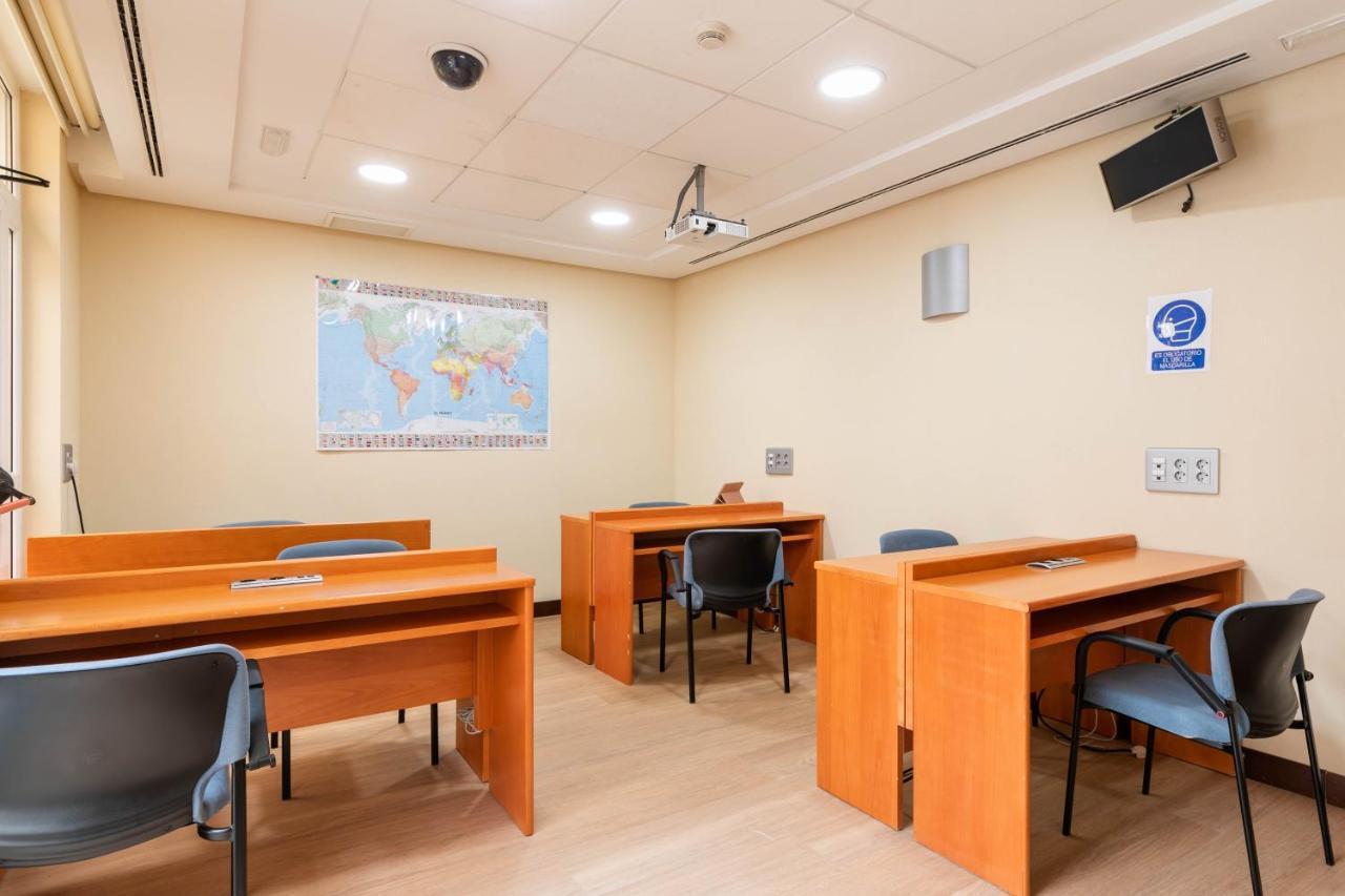 Micampus Aranjuez Student Residence Extérieur photo